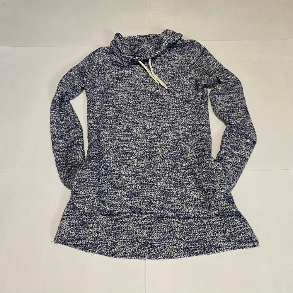 ❤️Merona Navy and White Knit Top